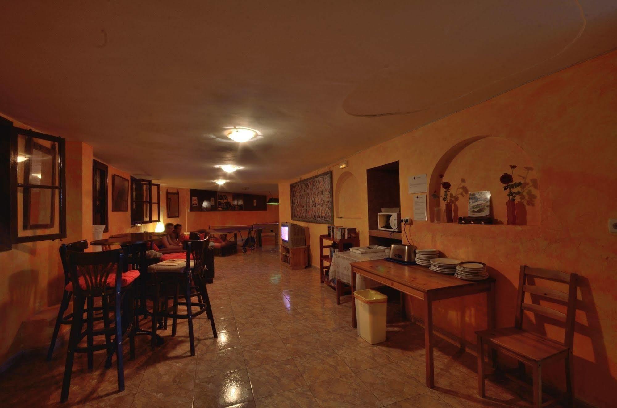 Hostal Atlanta El Arenal  Exterior photo
